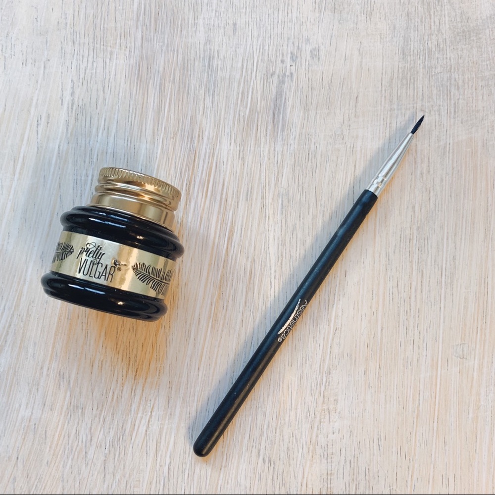 Pretty vulgar eyeliner / Never Used